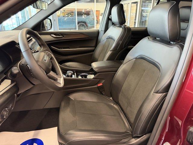 new 2025 Jeep Grand Cherokee car, priced at $43,500