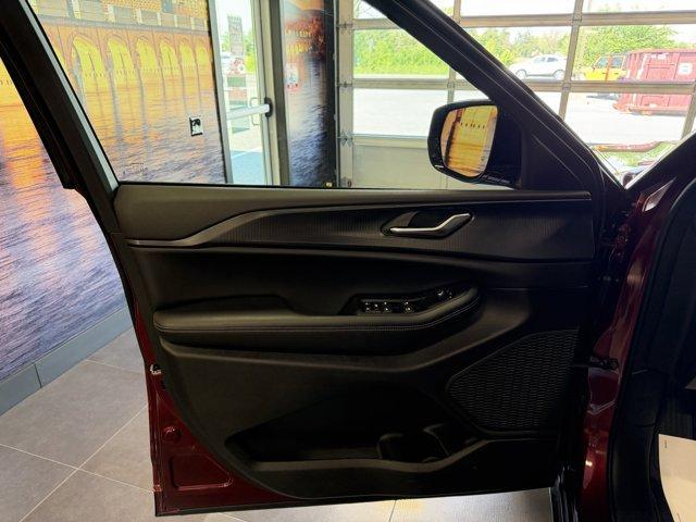 new 2025 Jeep Grand Cherokee car, priced at $43,500