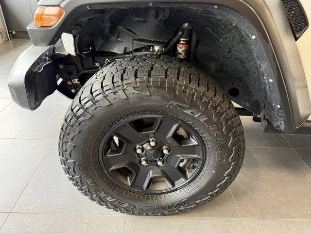 used 2022 Jeep Gladiator car, priced at $34,422