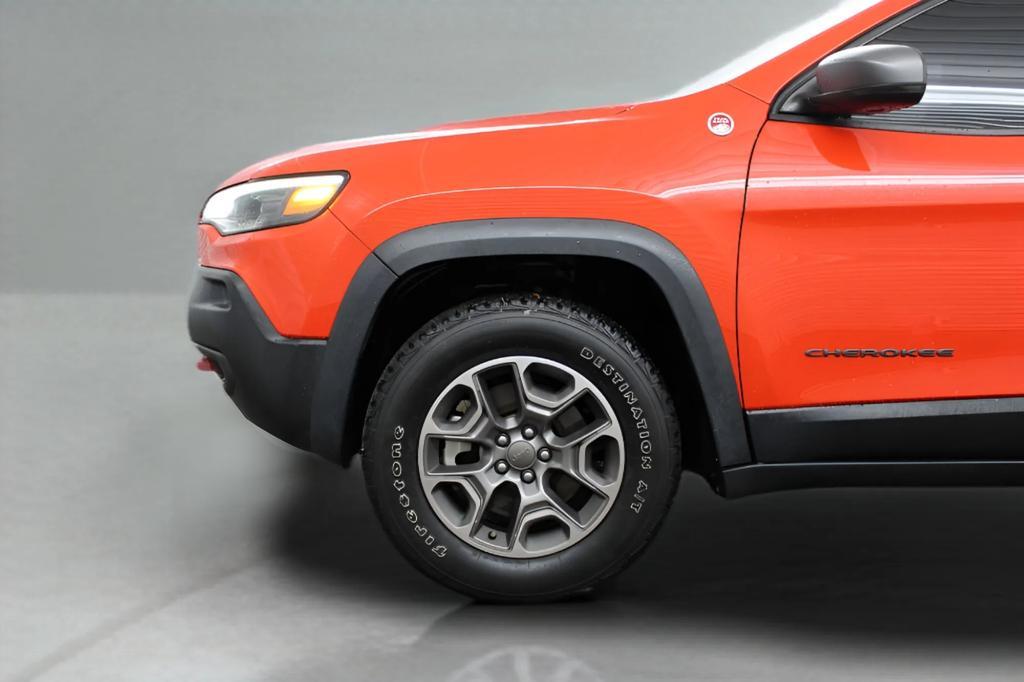 used 2021 Jeep Cherokee car, priced at $20,989