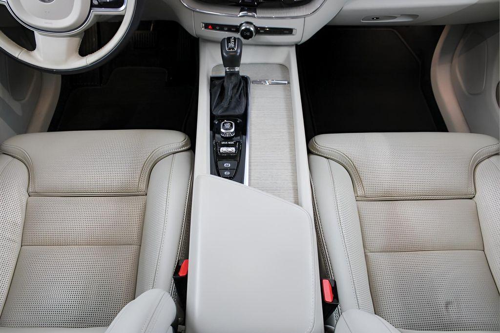 used 2021 Volvo XC60 car, priced at $26,989