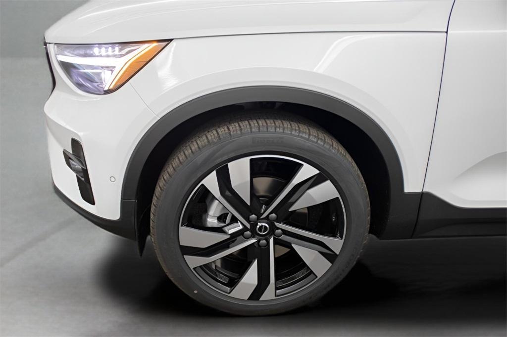 used 2025 Volvo XC40 car, priced at $37,989