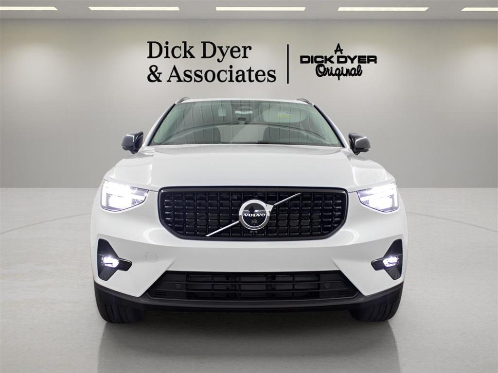 used 2025 Volvo XC40 car, priced at $37,989