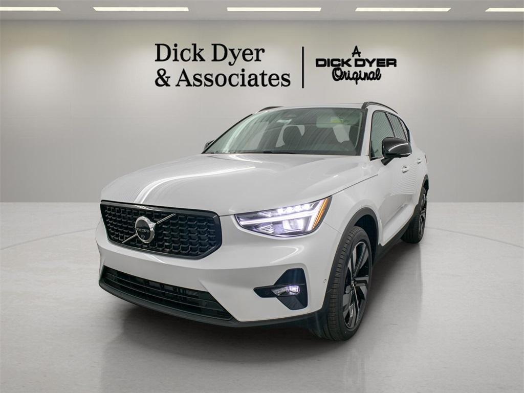 used 2025 Volvo XC40 car, priced at $37,989
