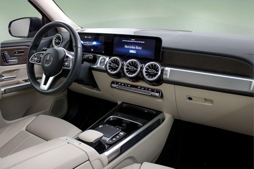 used 2023 Mercedes-Benz GLB 250 car, priced at $25,989