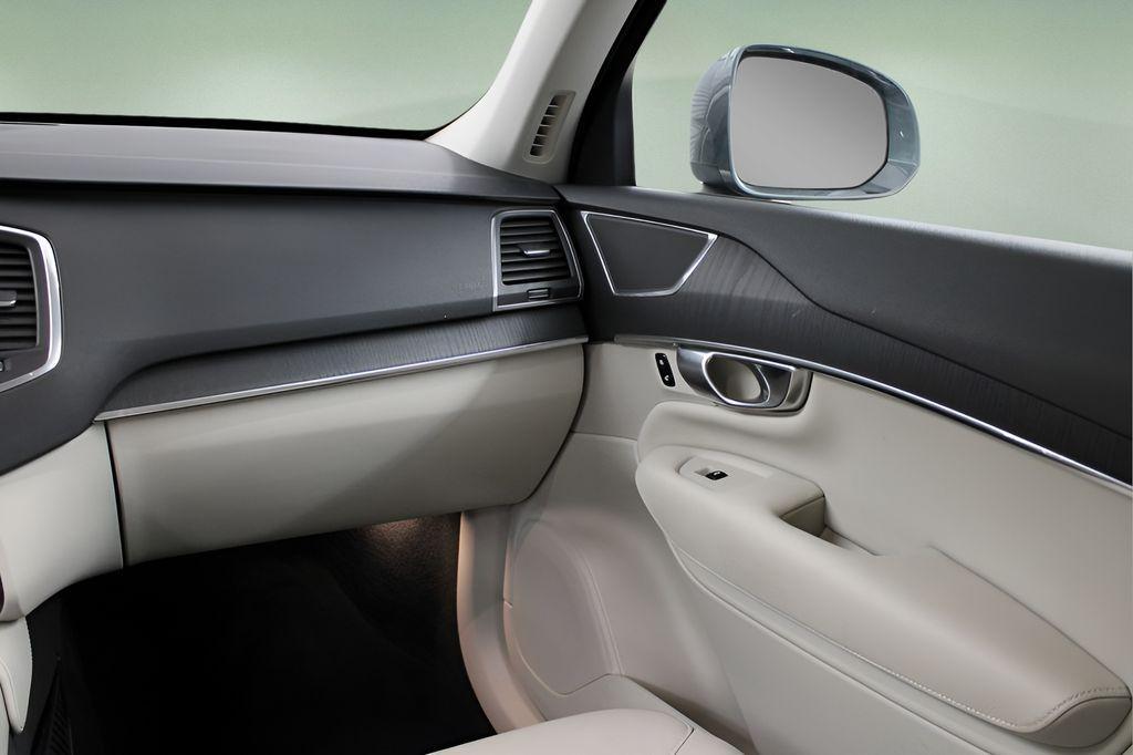 used 2020 Volvo XC90 car, priced at $23,989