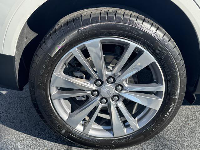 used 2025 Cadillac XT5 car, priced at $38,551
