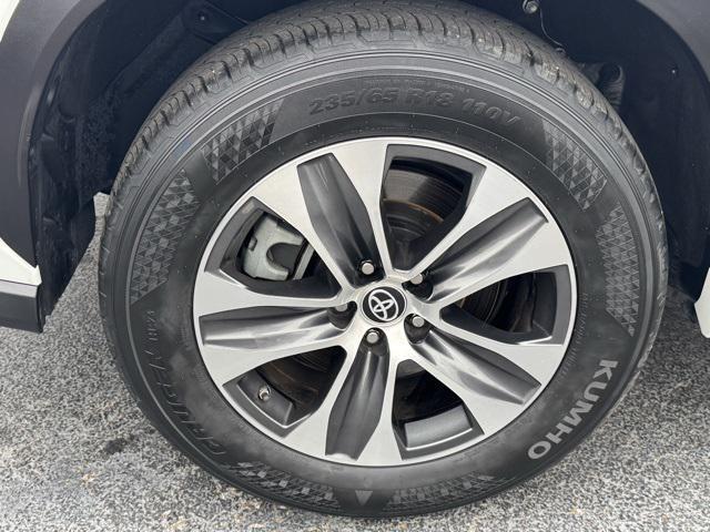 used 2023 Toyota Highlander car, priced at $38,723