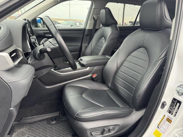 used 2023 Toyota Highlander car, priced at $38,723
