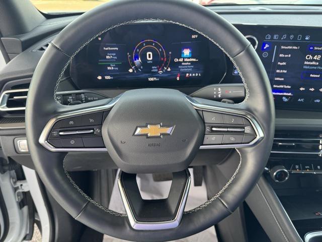 used 2025 Chevrolet Traverse car, priced at $37,974