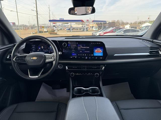 used 2025 Chevrolet Traverse car, priced at $37,974