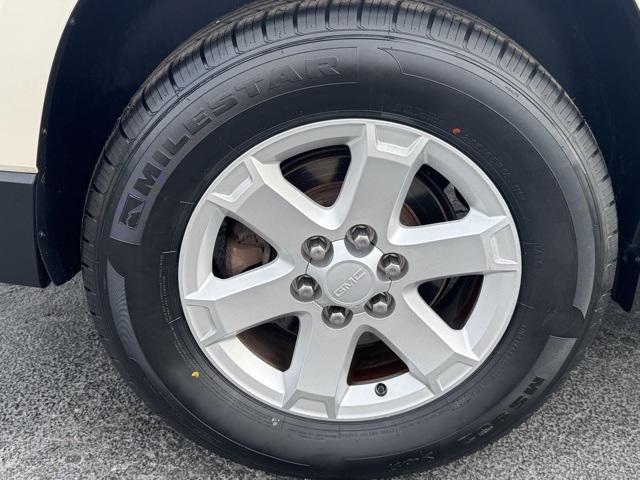 used 2015 GMC Acadia car, priced at $7,956