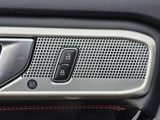 used 2023 Ford Explorer car, priced at $38,999