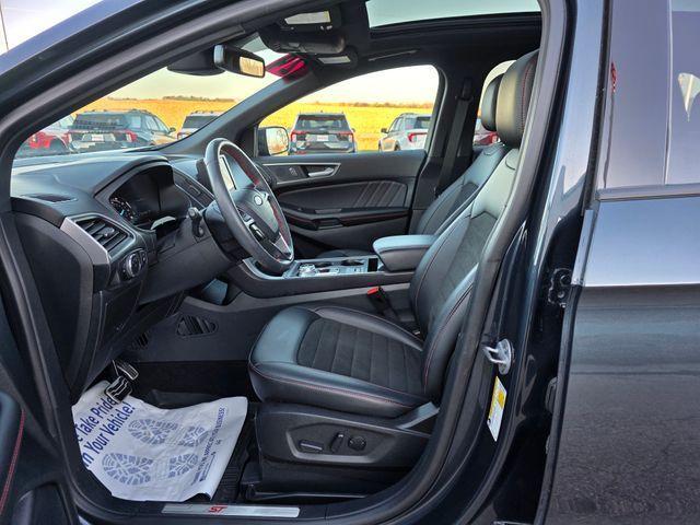 used 2024 Ford Edge car, priced at $32,999