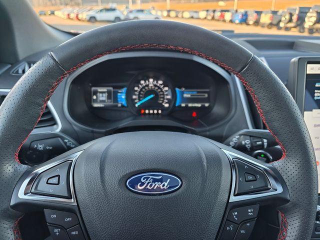 used 2024 Ford Edge car, priced at $32,999