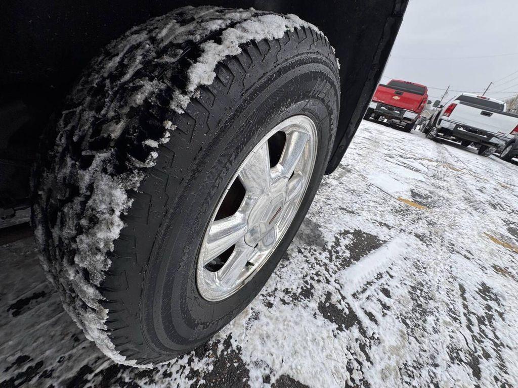 used 2006 GMC Envoy car, priced at $4,995