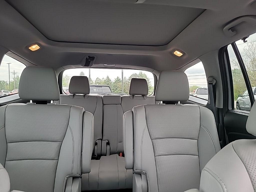 used 2021 Honda Pilot car, priced at $33,899