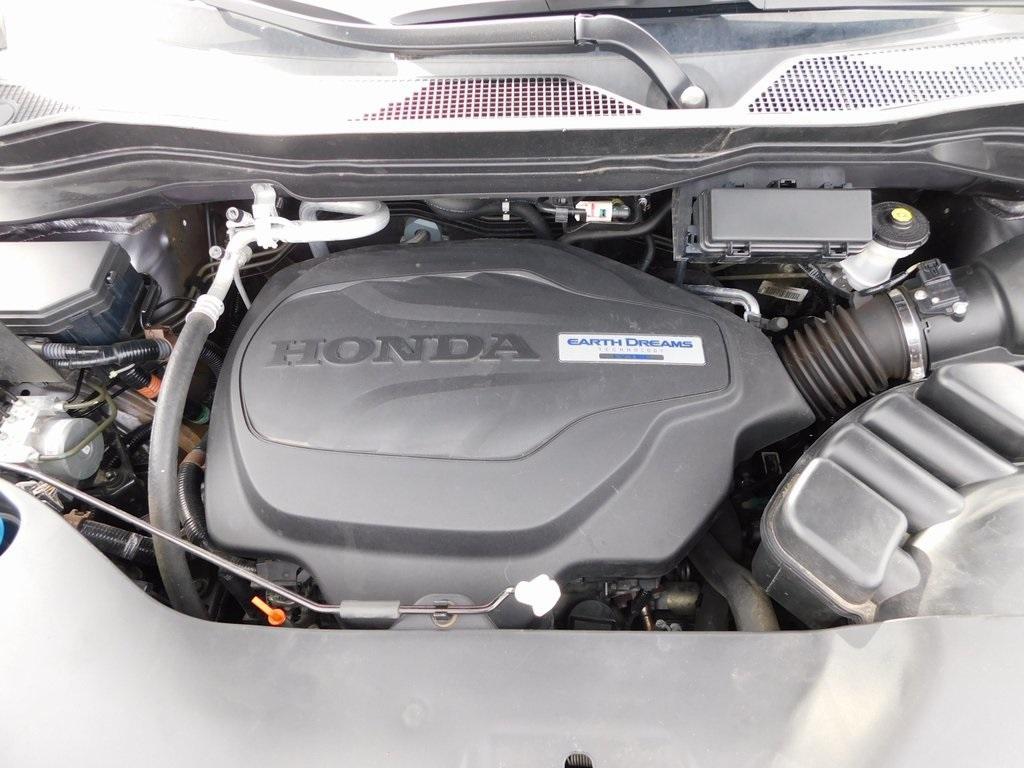 2020 Modern Steel Metallic Honda Pilot