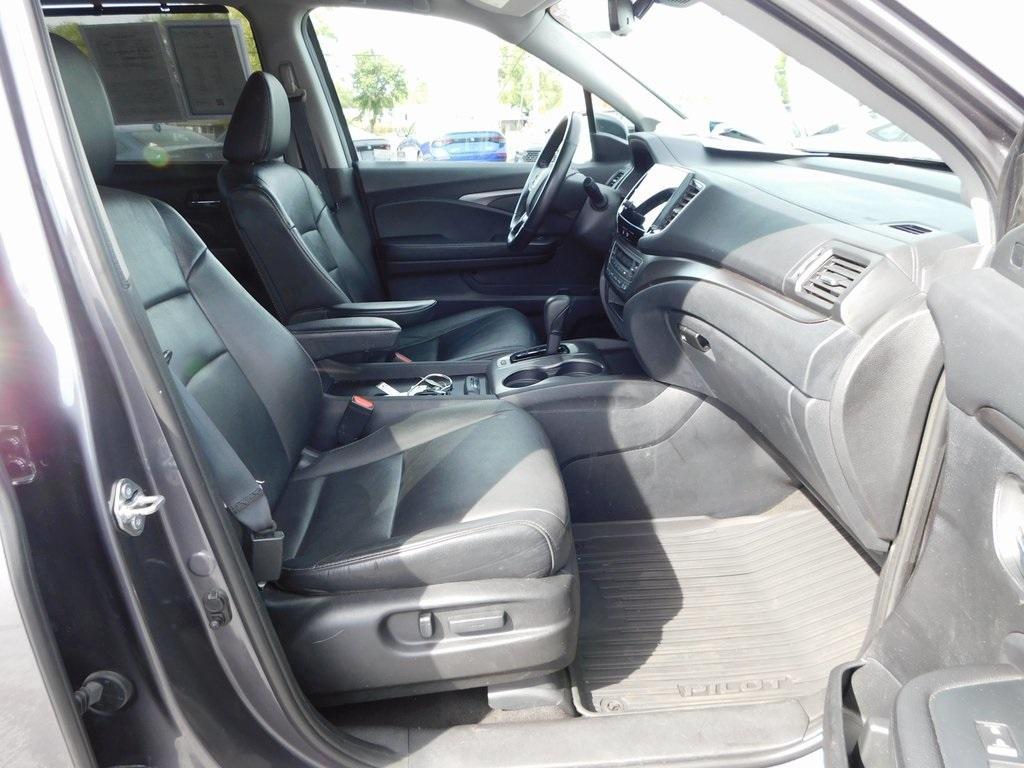2020 Modern Steel Metallic Honda Pilot