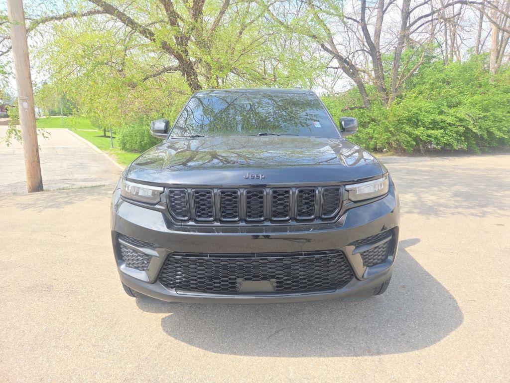 used 2023 Jeep Grand Cherokee car, priced at $24,850