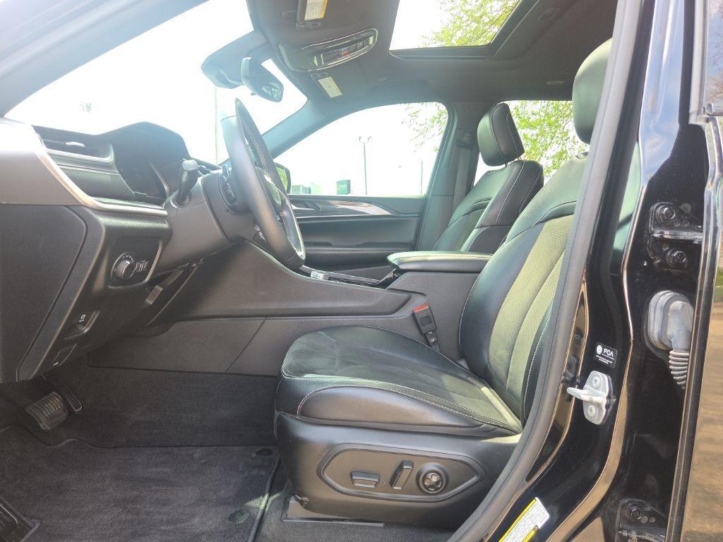 used 2023 Jeep Grand Cherokee car, priced at $24,850