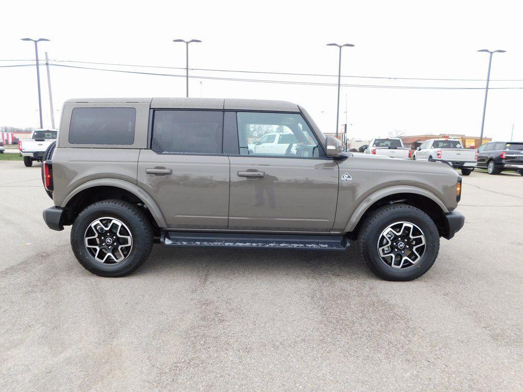 new 2025 Ford Bronco car, priced at $48,598