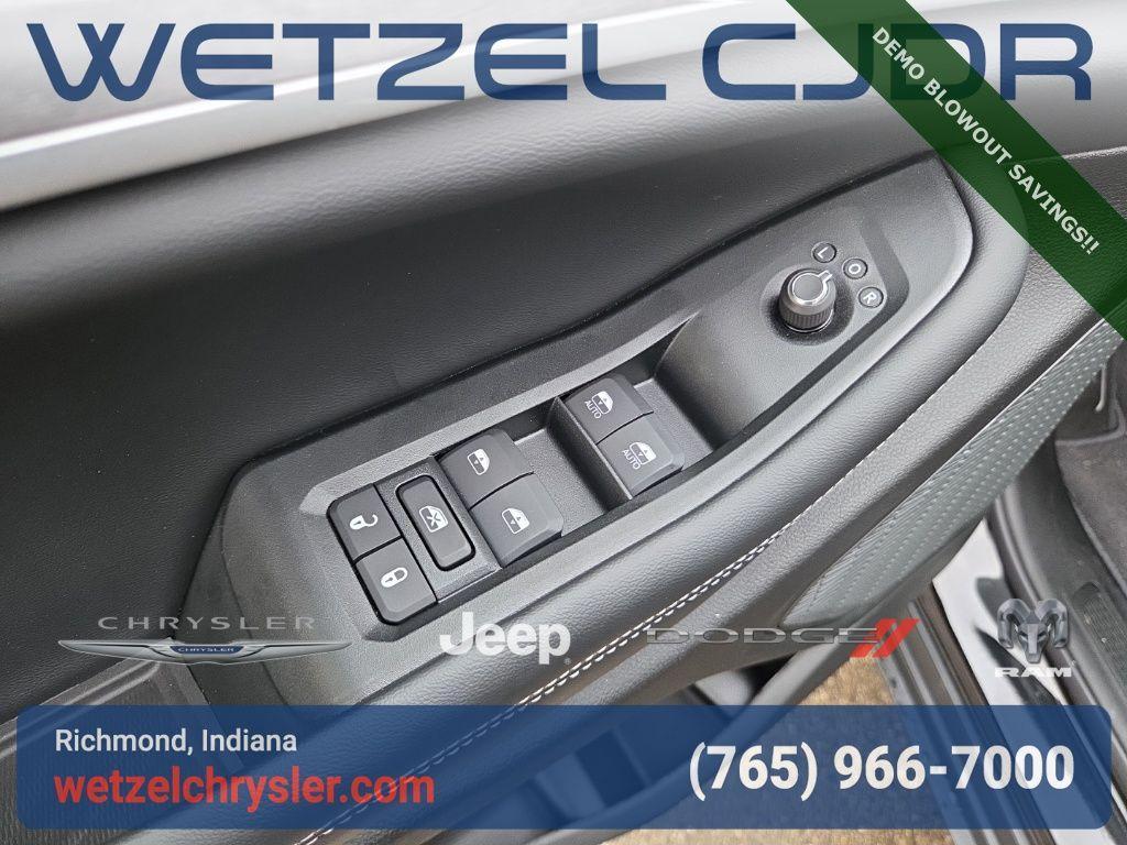 new 2025 Jeep Grand Cherokee L car, priced at $48,198