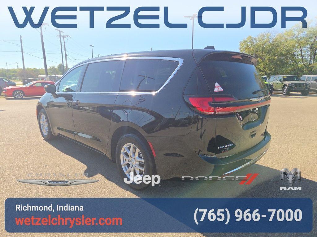 new 2026 Chrysler Pacifica car, priced at $36,298