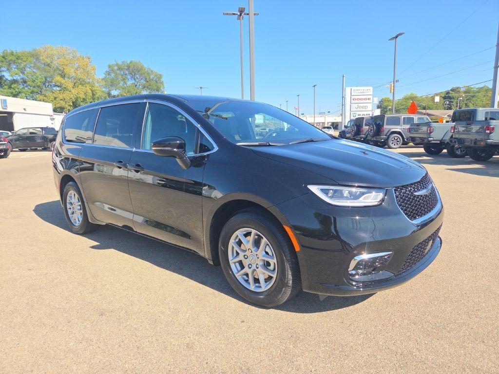 new 2026 Chrysler Pacifica car, priced at $36,298
