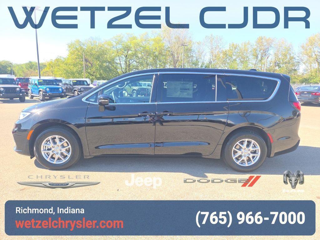 new 2026 Chrysler Pacifica car, priced at $36,298