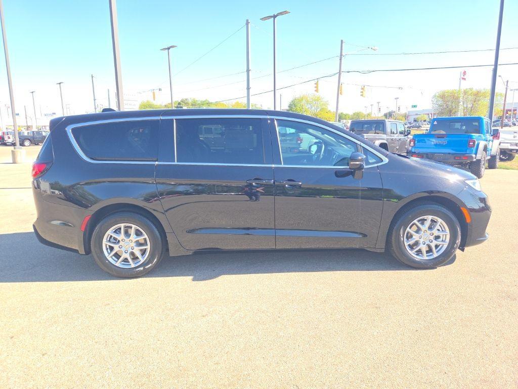 new 2026 Chrysler Pacifica car, priced at $36,298