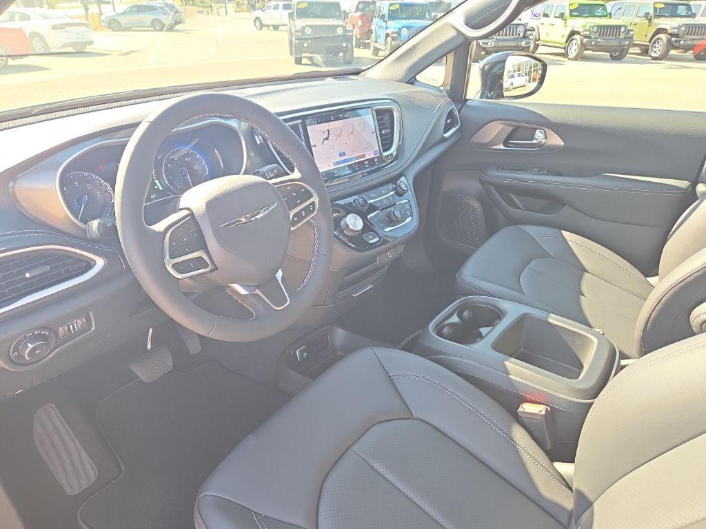 new 2026 Chrysler Pacifica car, priced at $36,298