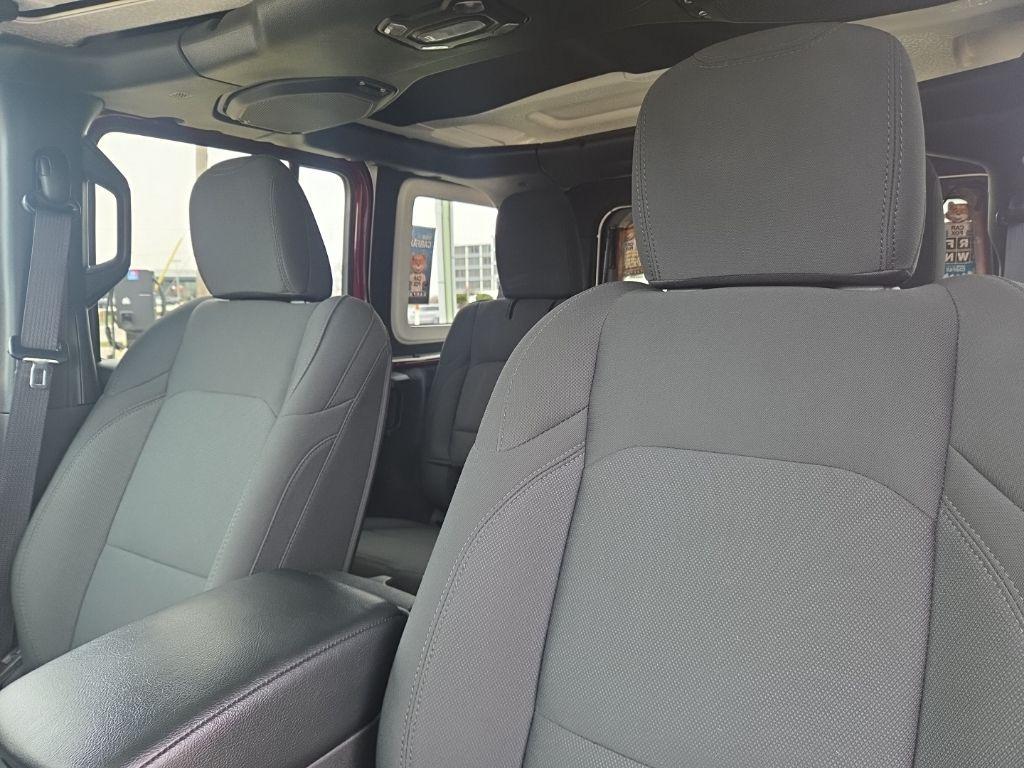 used 2022 Jeep Wrangler Unlimited car, priced at $26,250