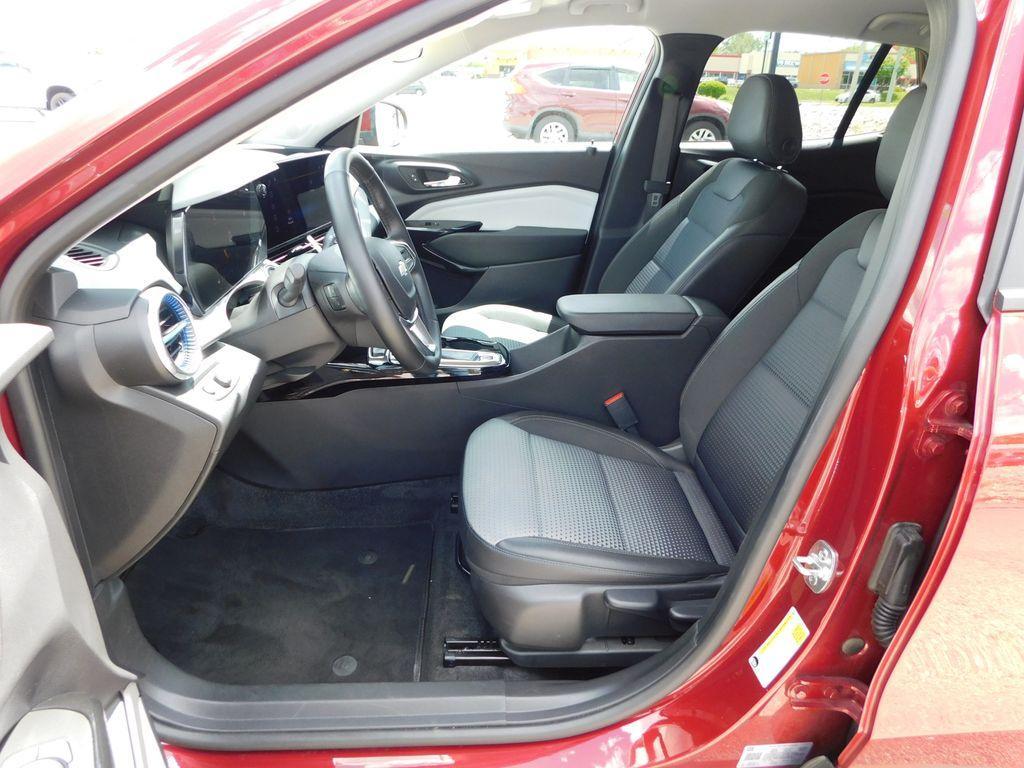 used 2025 Chevrolet Trax car, priced at $21,732
