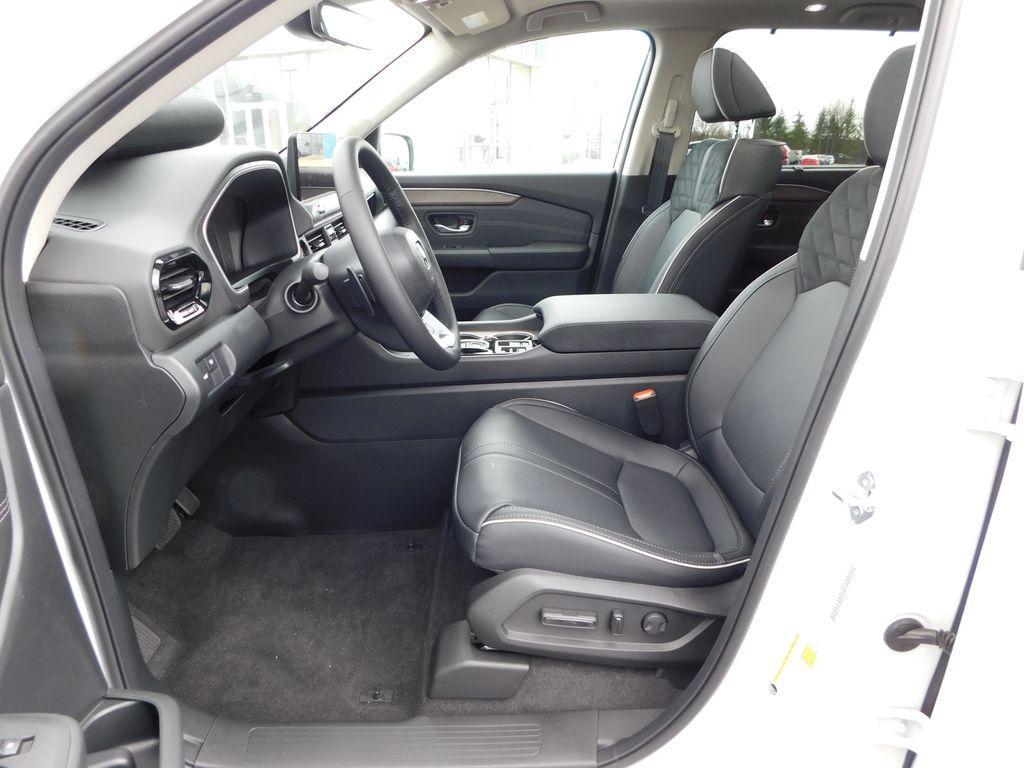 new 2026 Honda Pilot car, priced at $53,413