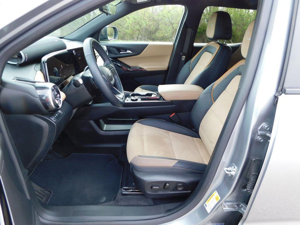 used 2025 Chevrolet Equinox car, priced at $30,495