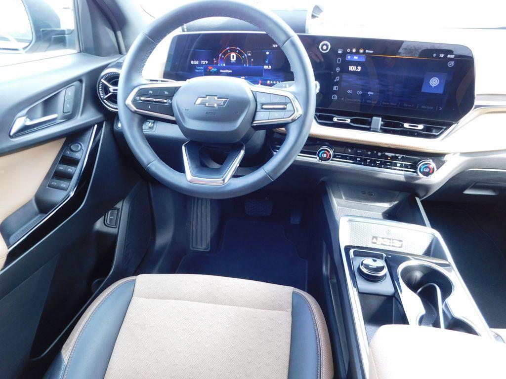 used 2025 Chevrolet Equinox car, priced at $30,495