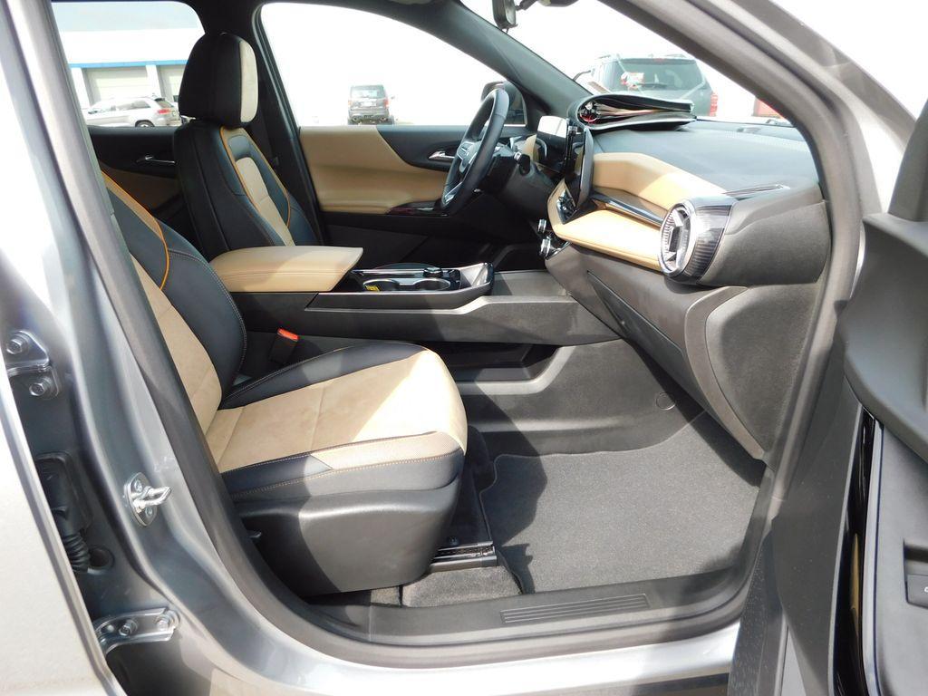 used 2025 Chevrolet Equinox car, priced at $30,495