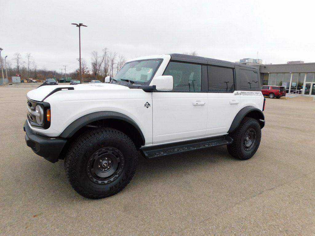 new 2025 Ford Bronco car, priced at $50,258