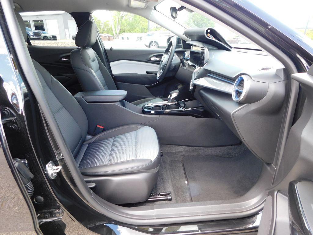 used 2025 Chevrolet Trax car, priced at $21,990