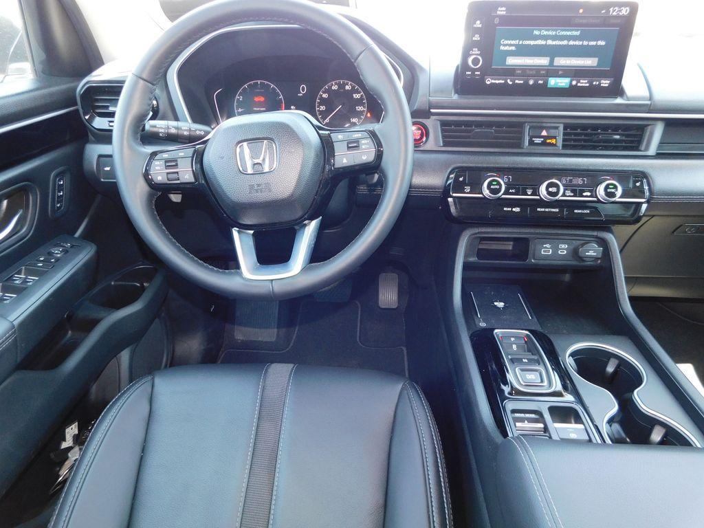used 2025 Honda Pilot car, priced at $47,847