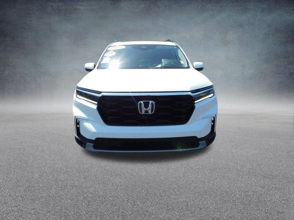used 2025 Honda Pilot car, priced at $47,847