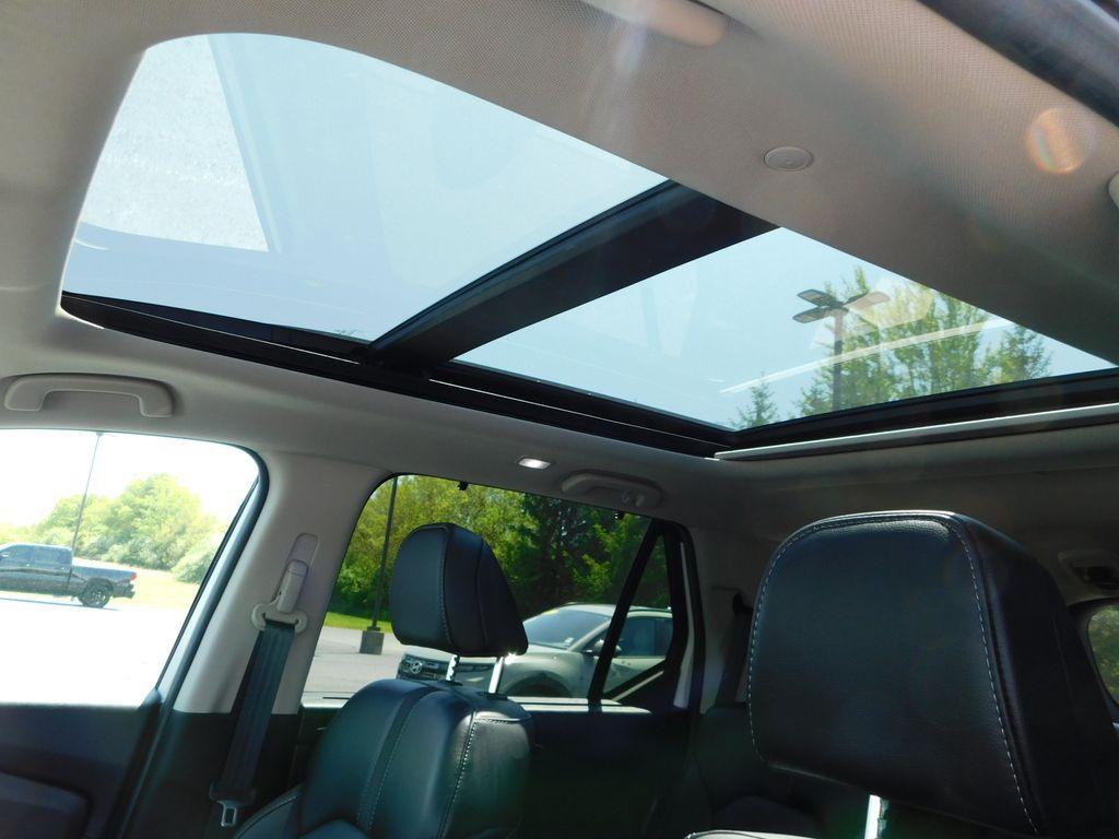 used 2025 Honda Pilot car, priced at $47,847