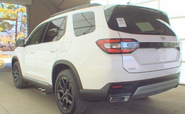 used 2025 Honda Pilot car, priced at $48,799