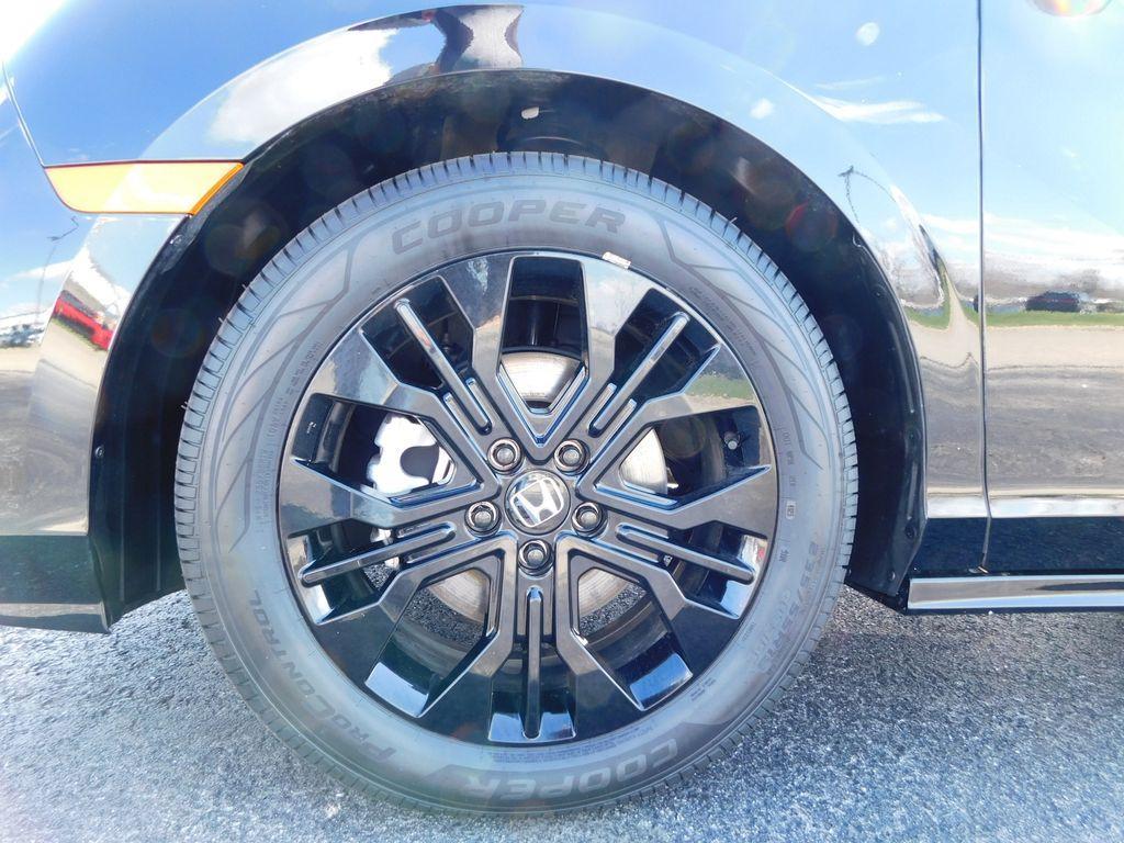 used 2025 Honda Odyssey car, priced at $37,700