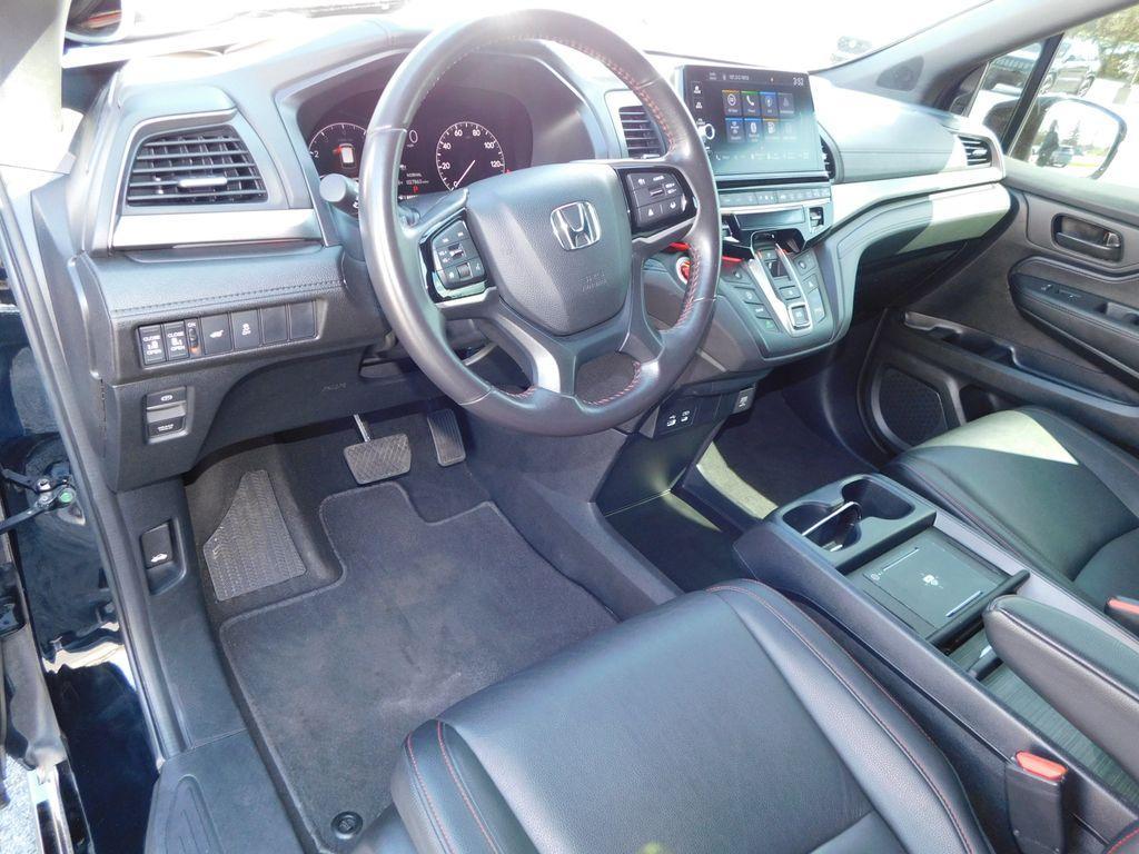 used 2025 Honda Odyssey car, priced at $37,700