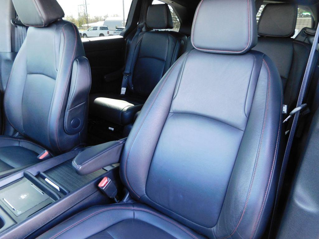 used 2025 Honda Odyssey car, priced at $37,700