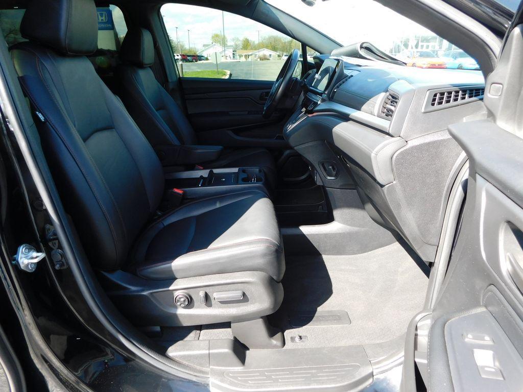 used 2025 Honda Odyssey car, priced at $37,700