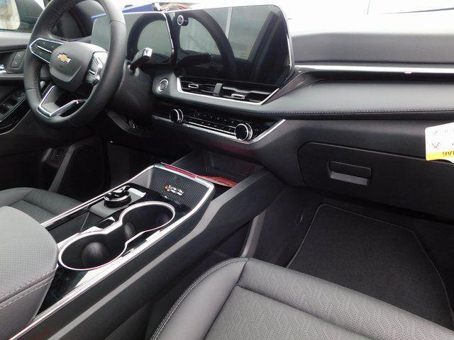 new 2026 Chevrolet Equinox car, priced at $33,728