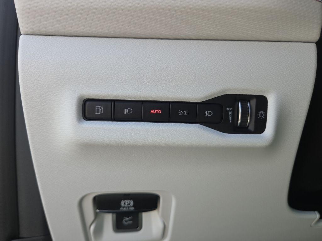 new 2026 Jeep Cherokee car, priced at $39,798